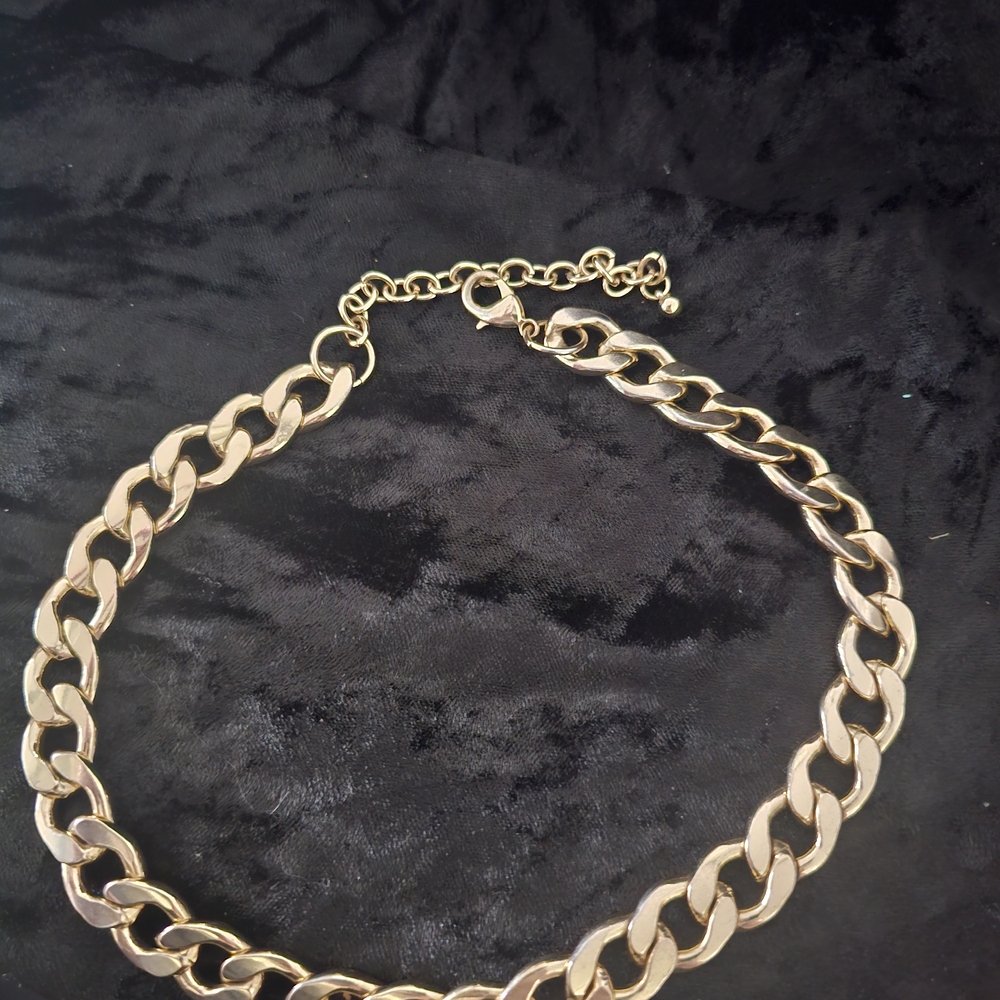 Elegant Gold Chain Necklace